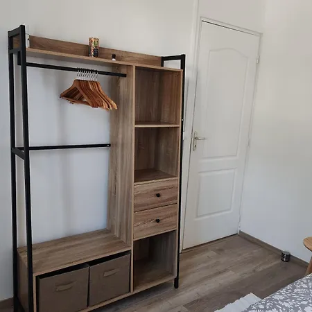 Entire With Outdoor Area