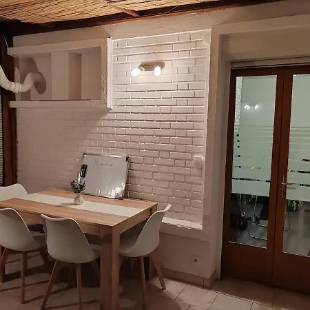 Entire With Outdoor Area Apartmán *