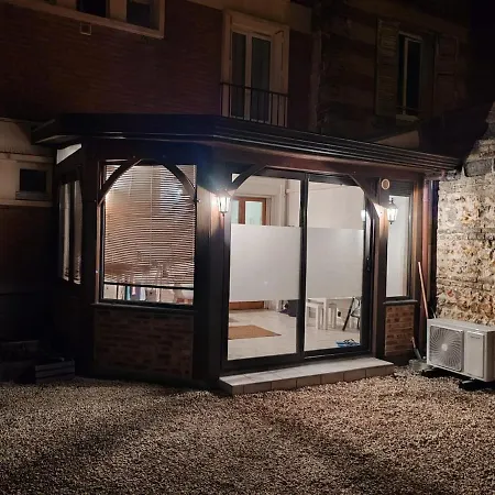 Entire With Outdoor Area Apartmán